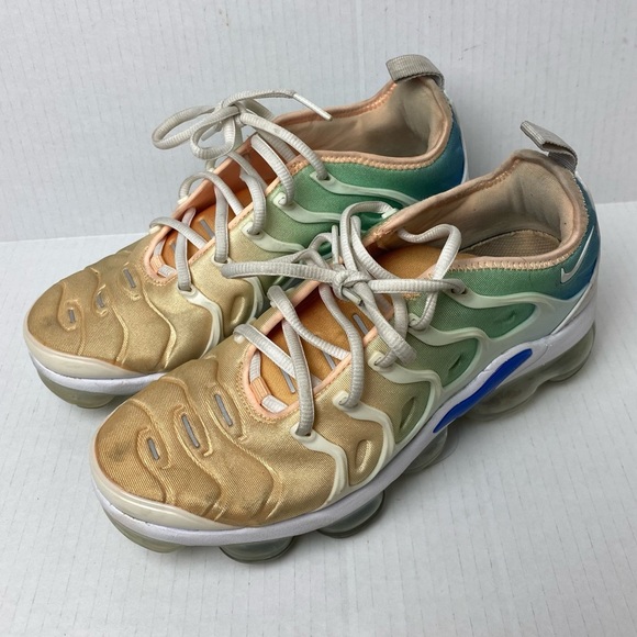 Nike Womens Vapormax Plus White Light Menta White AO4550 100 Sz 7.5 - Picture 2 of 16